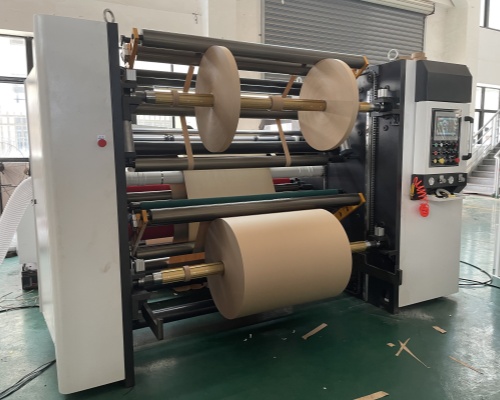 Máquina rebobinadora y cortadora de rollos de papel recubierto de PE
