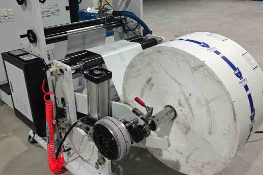 Máquina automática de alta velocidad para la fabricación de bolsas de papel con fondo en V