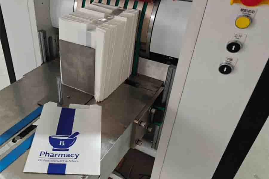 Máquina automática de alta velocidad para la fabricación de bolsas de papel con fondo en V